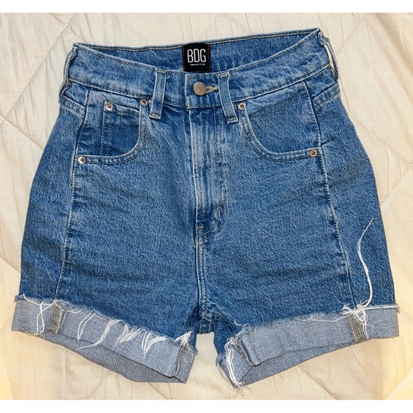 BDG Mandy High-Waisted Denim Short - Picture 2 of 7